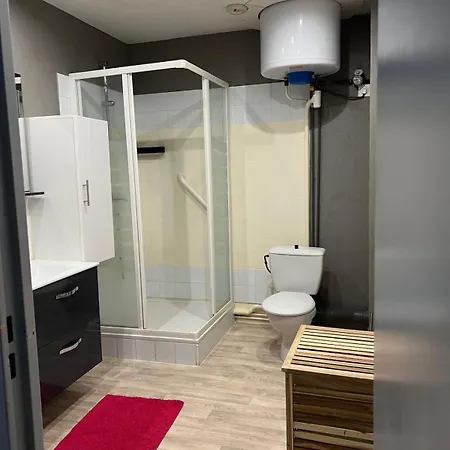 Centre De Proche Des Thermes Apartman *